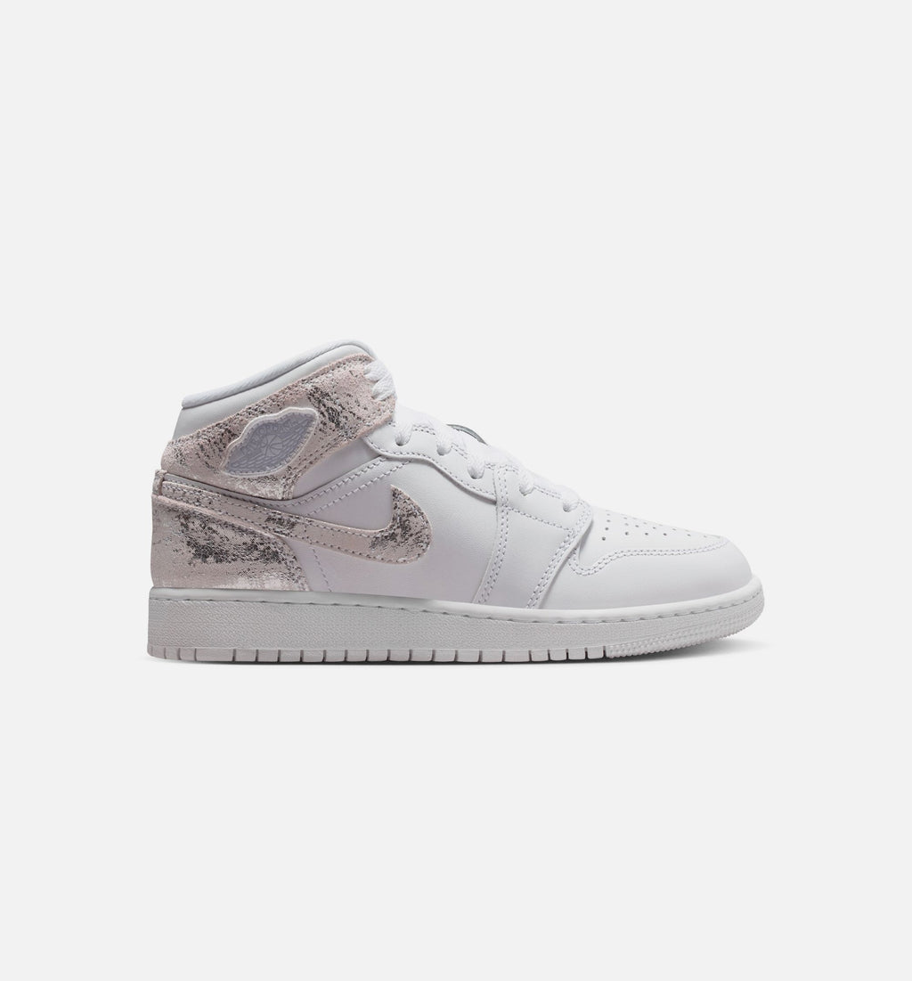 Air Jordan 1 Mid SE Grade School 生活方式鞋 - White/Field Silver