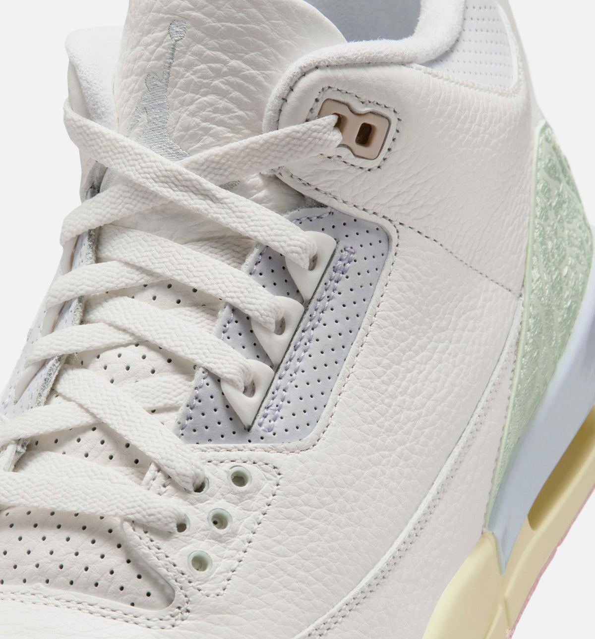 Air Jordan 3 Retro Sail And Jade Aura 男款生活方式鞋 - Sail/Jade Aura/Aura/Iced Carmine