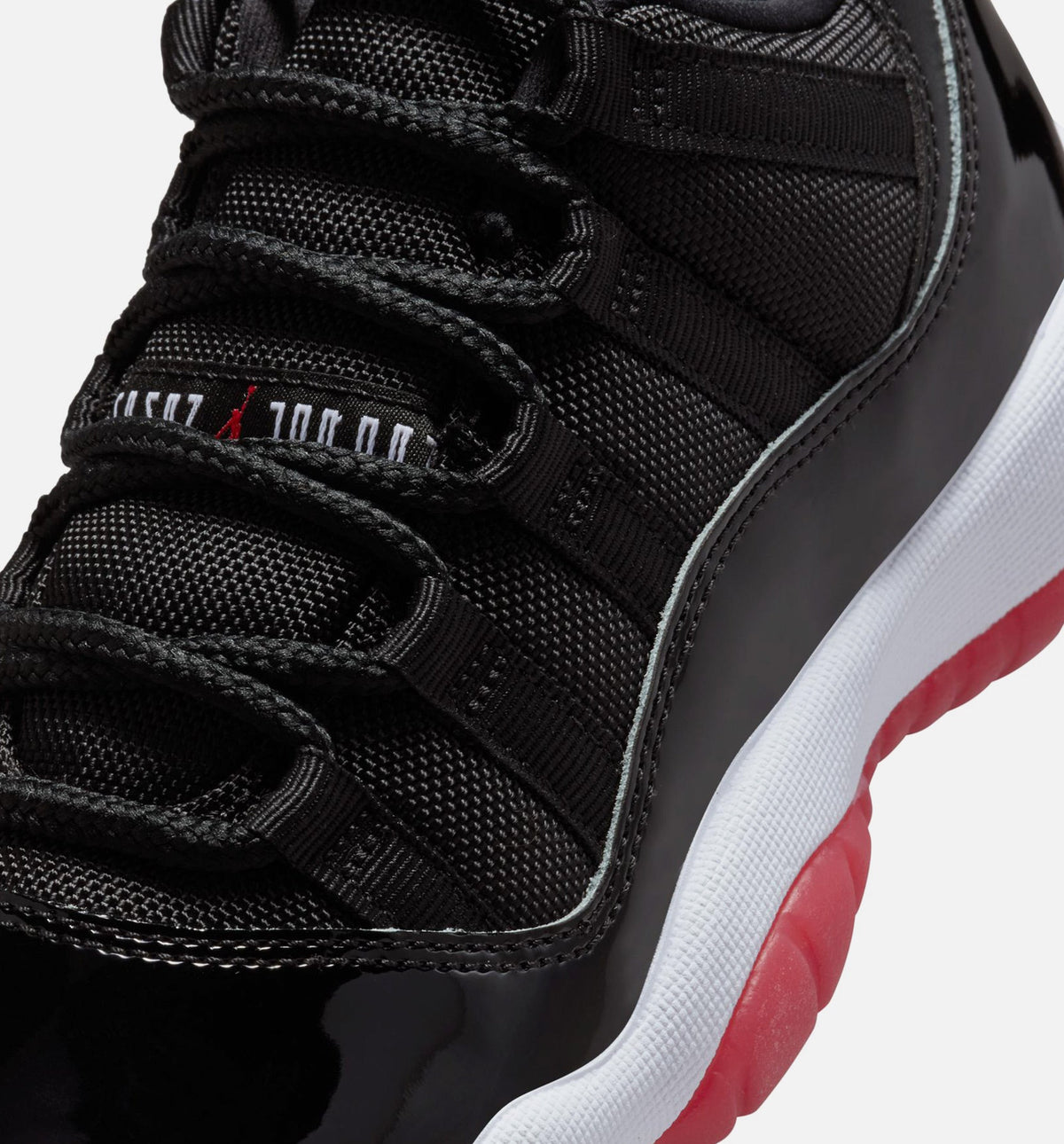 Air Jordan 11 Retro Bred Grade School 生活方式鞋 - Black/Varsity Red/White
