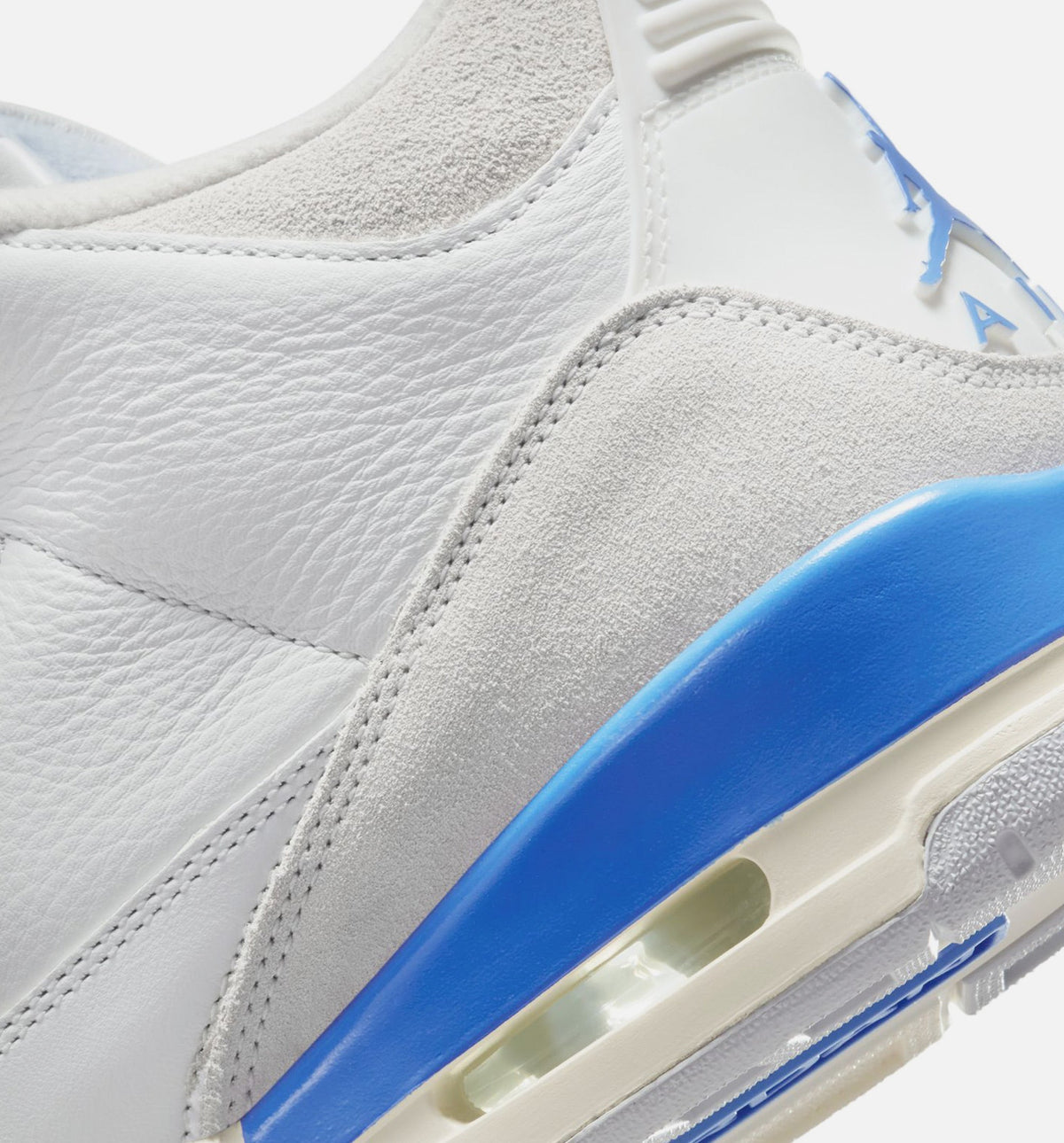 Air Jordan 3 Retro Lucky Shorts 男款生活方式鞋 - Summit White/Hydrogen Blue/Legend Blue