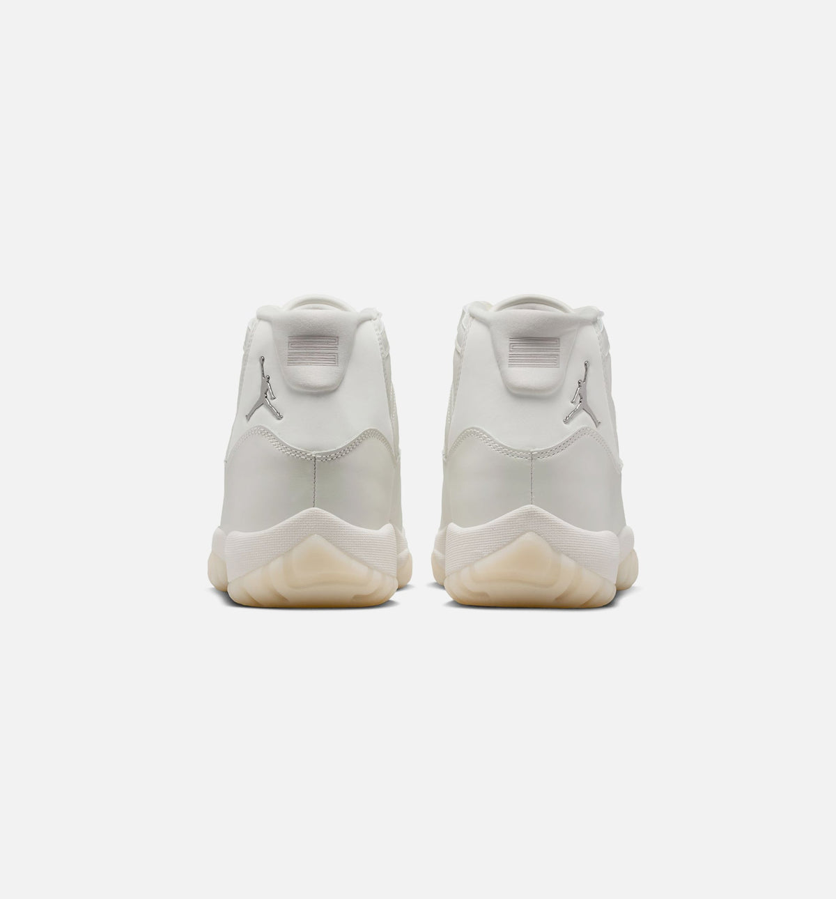 Air Jordan 11 Retro Pearl 女款生活方式鞋 - Sail/Pearl Grey/White/Metallic Silver