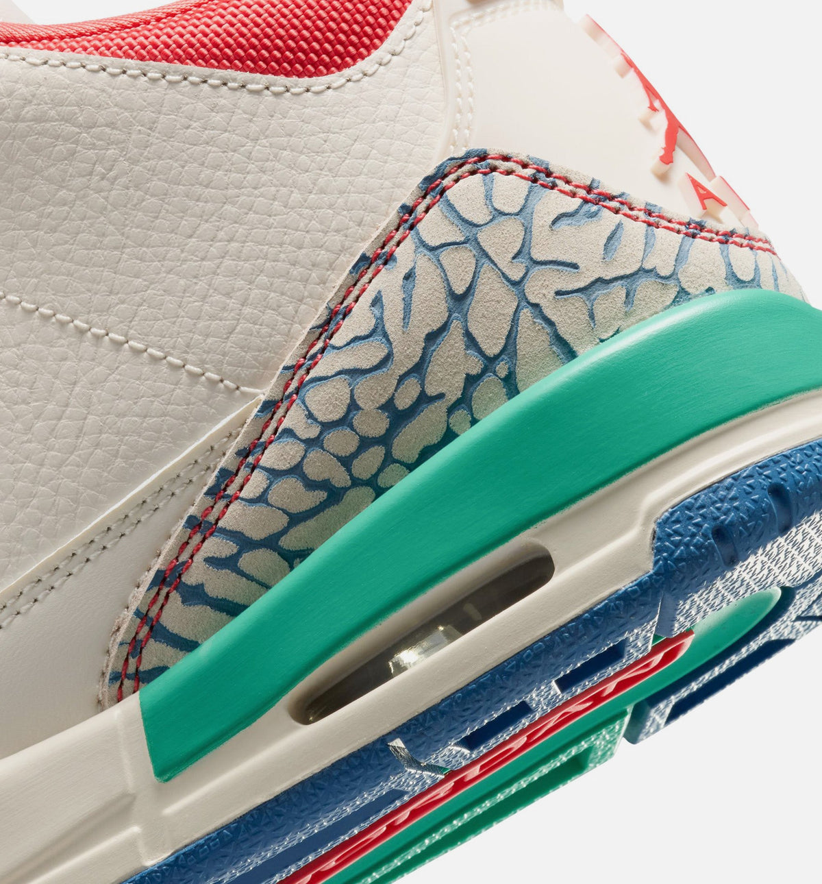 Air Jordan 3 Retro Play Your Way Grade School 生活方式鞋 - Chalk/Track Red/True Blue/Kinetic Green