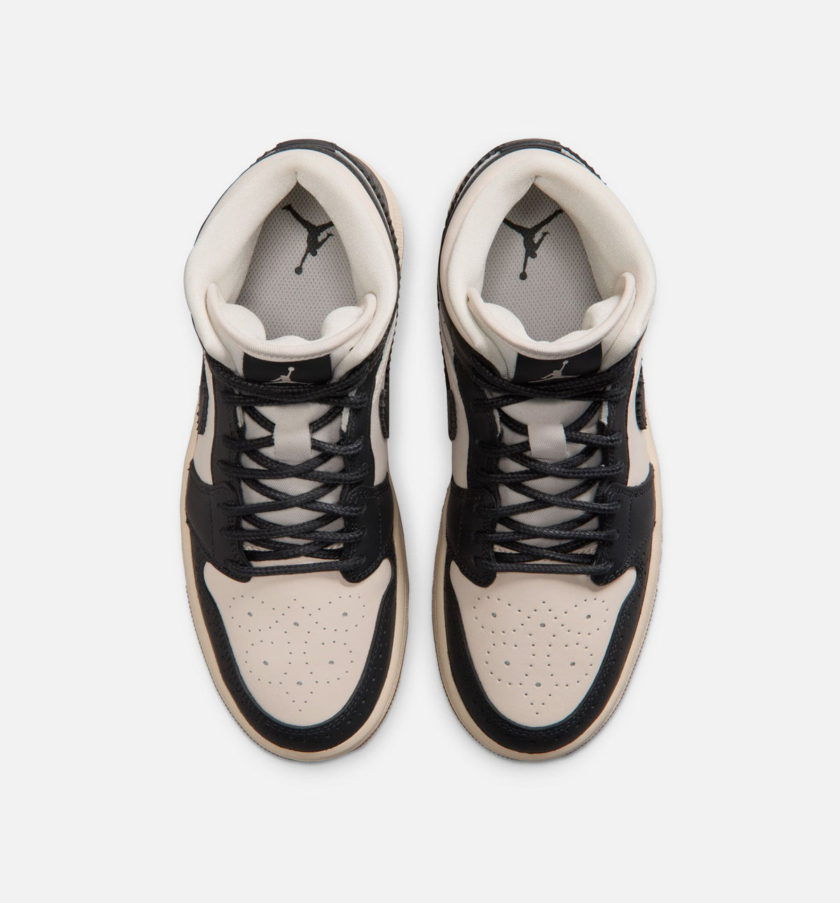 Air Jordan 1 Mid SE 女款生活方式鞋 - Off-Noir/Chalk/Pearl White