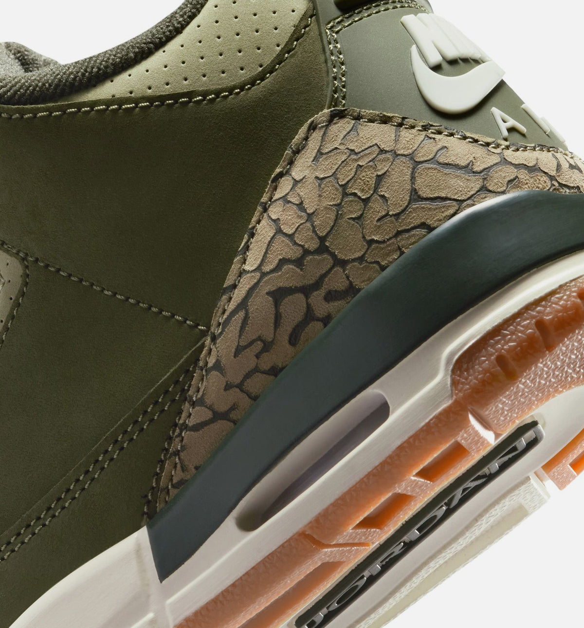 Air Jordan 3 Retro Medium Olive Grade School 生活方式鞋 - Medium Olive/Sequoia/Neutral Olive/Sail