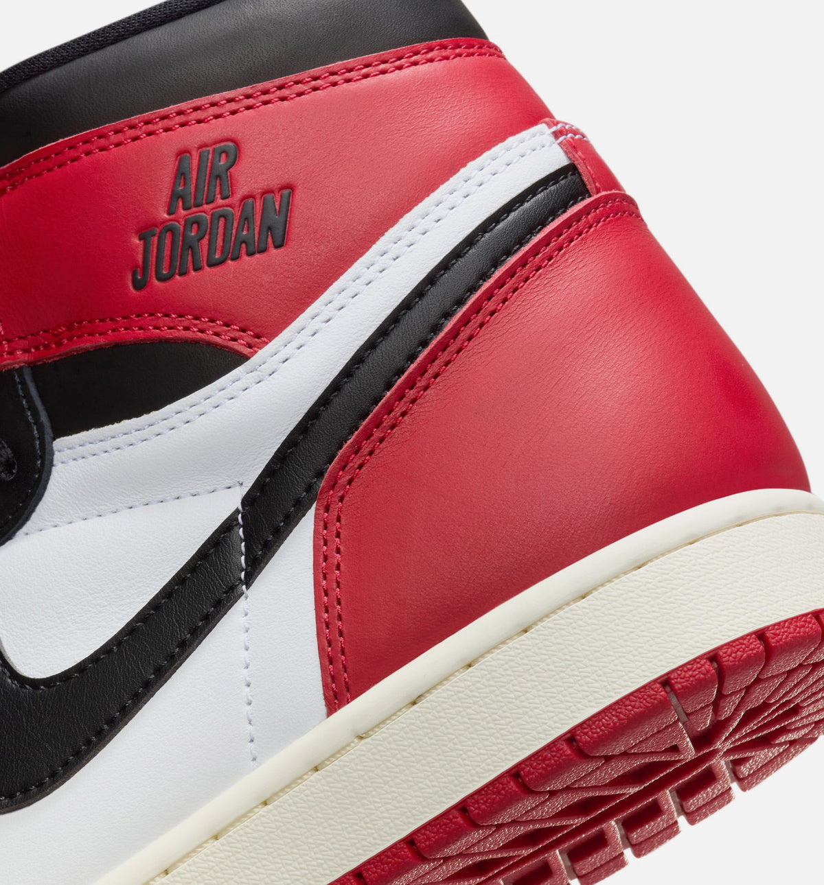 Air Jordan 1 Retro High OG Black Toe 男款生活方式鞋 - White/Black/Varsity Red/Sail