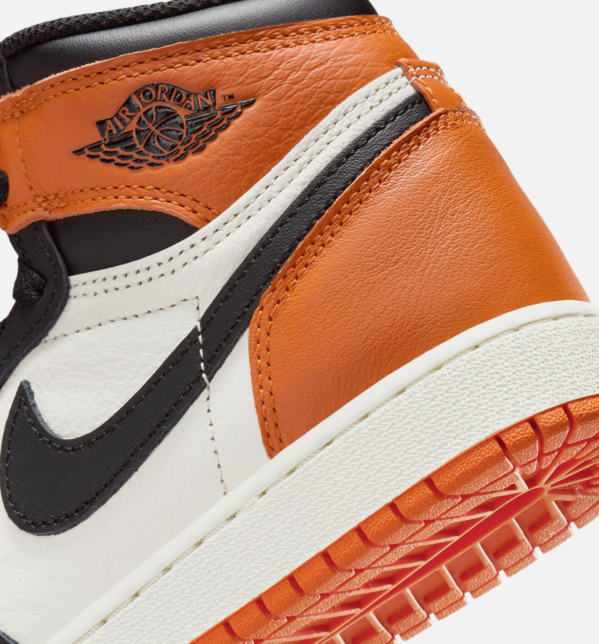 Air Jordan 1 Retro High OG Shattered Backboard Grade School 生活方式鞋 - Black/Sail/Starfish