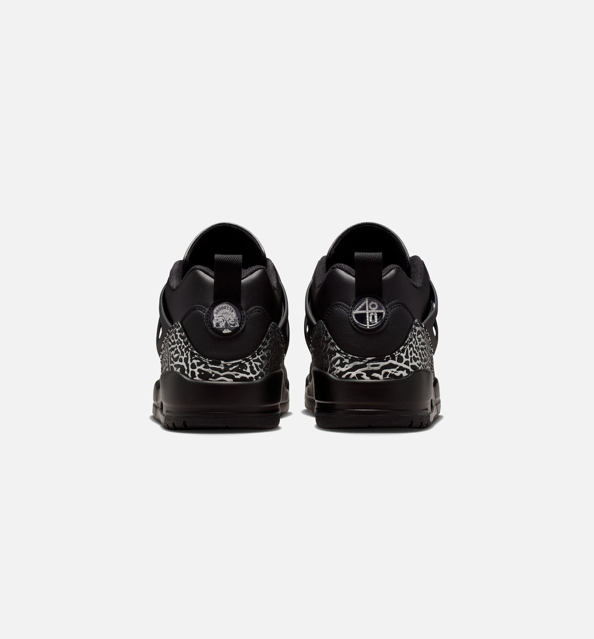 Spizike Low 男款篮球鞋 - Black/Black/Metallic Silver