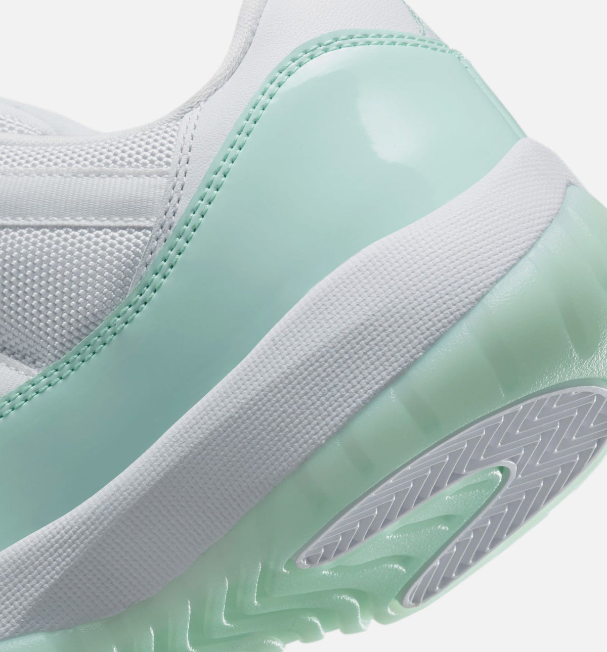 Air Jordan 11 Retro Low Women's Lifestyle Shoes - White/Igloo
