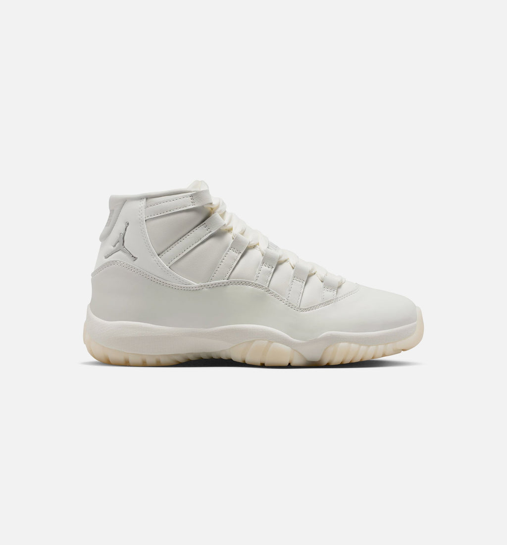 Air Jordan 11 Retro Pearl 女款生活方式鞋 - Sail/Pearl Grey/White/Metallic Silver