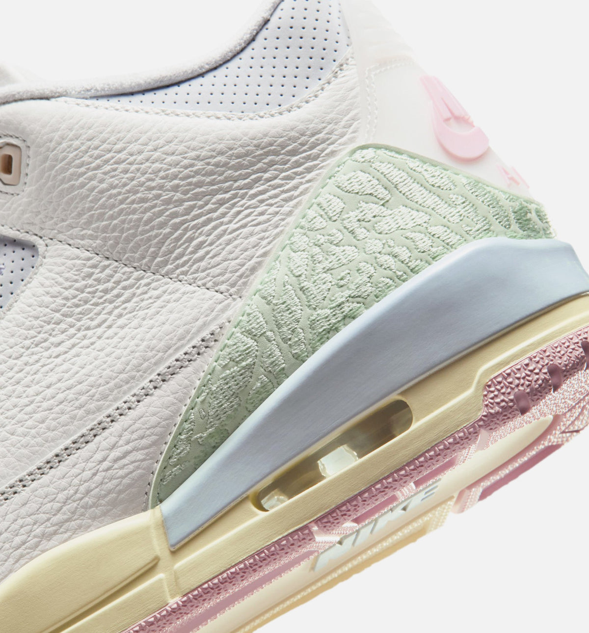 Air Jordan 3 Retro Sail And Jade Aura 男款生活方式鞋 - Sail/Jade Aura/Aura/Iced Carmine