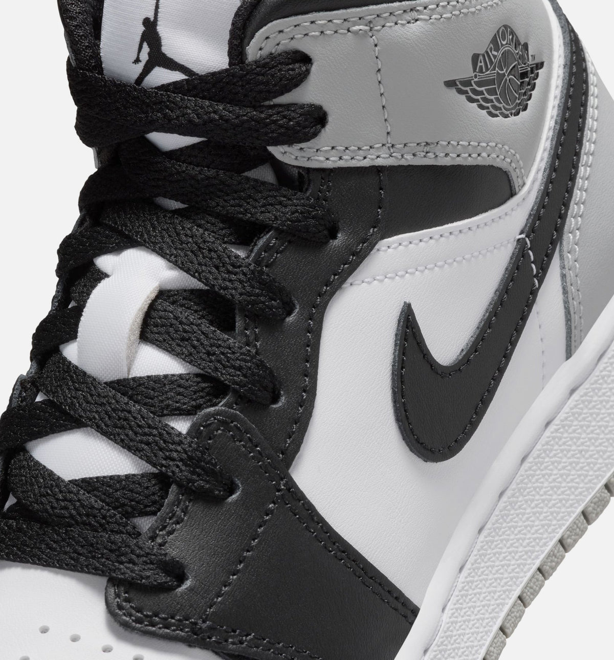 Air Jordan 1 Mid Grade School 生活方式鞋 - White/Light Smoke Grey/Black