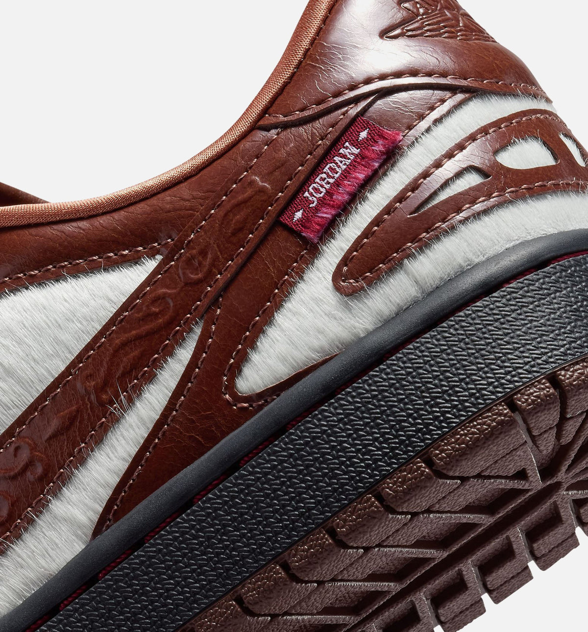Air Jordan 1 Low Lunar New Year 女款生活方式鞋 - Light Chocolate/Black