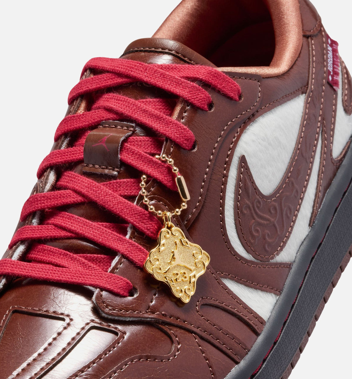 Air Jordan 1 Low Lunar New Year 女款生活方式鞋 - Light Chocolate/Black