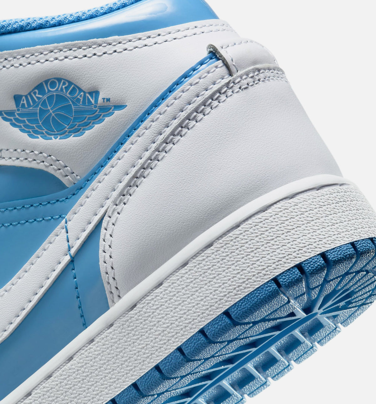 Air Jordan 1 Mid Legend Blue Grade School 生活方式鞋 - White/Legend Blue