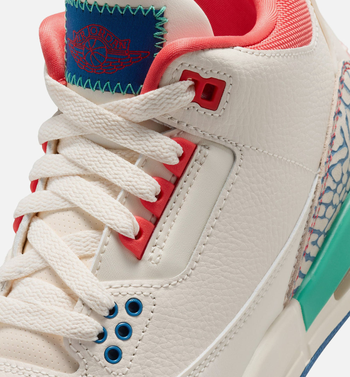 Air Jordan 3 Retro Play Your Way Grade School 生活方式鞋 - Chalk/Track Red/True Blue/Kinetic Green