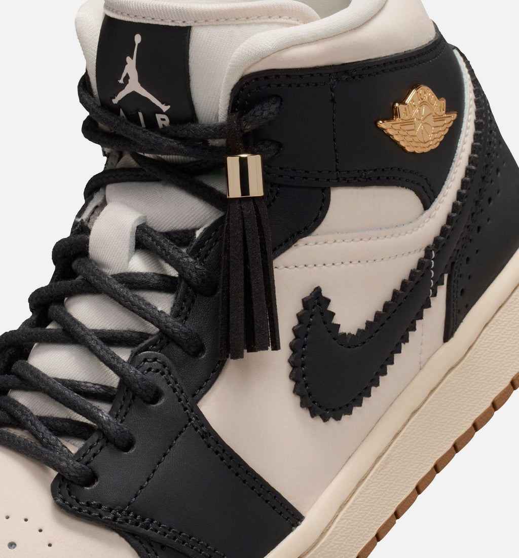 Air Jordan 1 Mid SE 女款生活方式鞋 - Off-Noir/Chalk/Pearl White